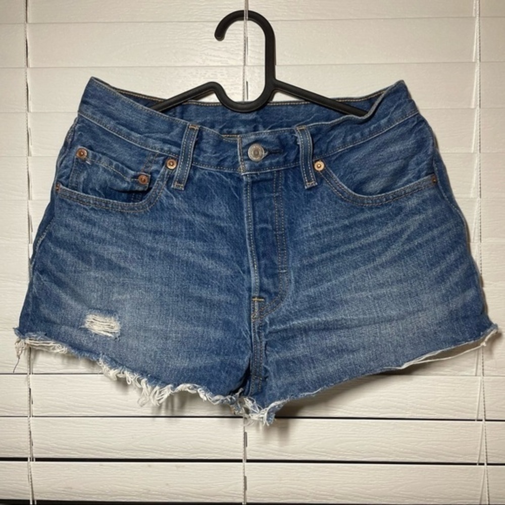 levi’s 501 Distressed Denim Shorts size 27